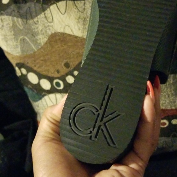 Shoe - Picture 3 of 4